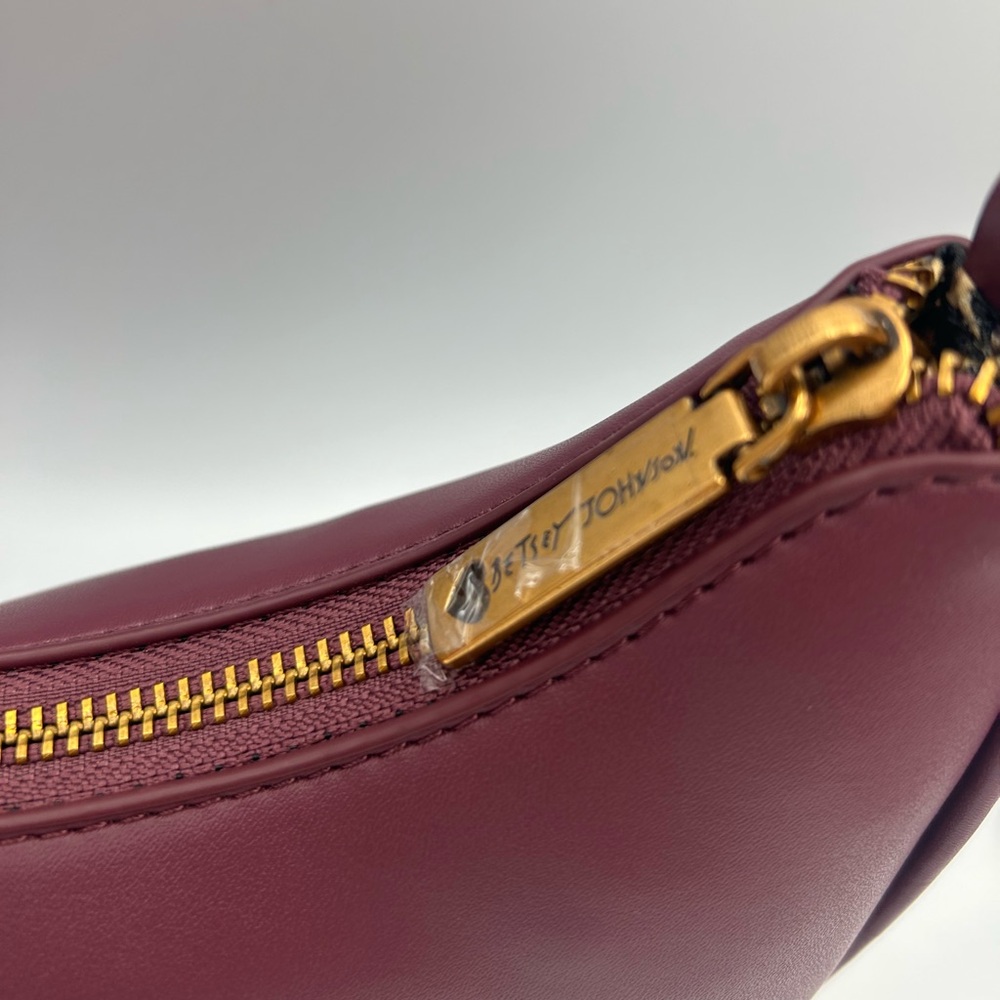 *New* Betsey Johnson Y2K Burgundy Shoulder Bag W/ Cheetah/Pearl Bow Bag Charm - Picture 9 of 16